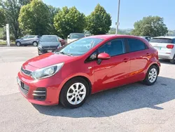 Rosso Usata 2016 Kia Rio Active Tre volumi | 7200 € (Buon prezzo)