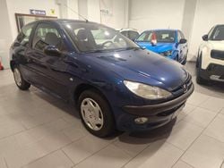Blu Usata 2002 Peugeot 206 Due volumi | 2200 € (Buon prezzo)