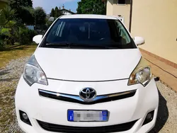 Usata 2012 Toyota Verso-S Monovolume | 6500 € (Cara)