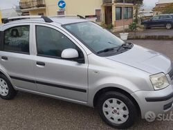 Grigio Usata 2010 Fiat Panda Emotion Due volumi | 3500 € (Buon prezzo)