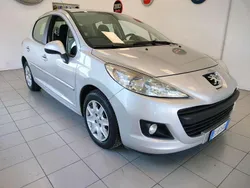Argento Usata 2011 Peugeot 207 Tre volumi | 4900 € (Buon prezzo)