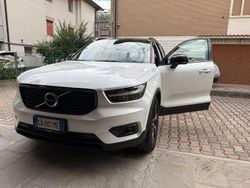 Bianco Usata 2020 Volvo XC40 R-Design SUV | 26.000 € (Buon prezzo)