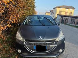 Grigio Usata 2012 Peugeot 208 Due volumi | 4199 € (Buon prezzo)