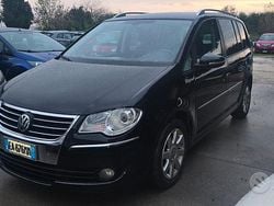 Nero Usata 2010 VW Touran Highline Monovolume | 4700 € (Super prezzo)
