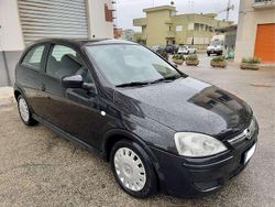 Nero Usata 2005 Opel Corsa Club Tre volumi | 1900 € (Buon prezzo)