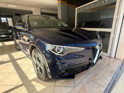 Blu Usata 2018 Alfa Romeo Stelvio Super SUV | 21.900 € (Buon prezzo)