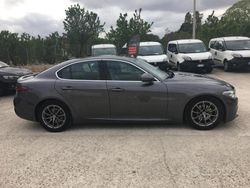Grigio Usata 2016 Alfa Romeo Giulia Business Tre volumi | 15.500 € (Molto cara)