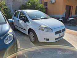 Bianco Usata 2009 Fiat Grande Punto Dynamic Due volumi | 2800 € (Buon prezzo)