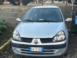 Grigio Usata 2003 Renault Clio II Tre volumi | 500 €