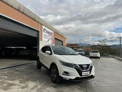 Bianco Usata 2018 Nissan Qashqai N-Connecta SUV | 15.990 € (Cara)