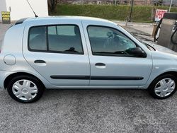 Grigio Usata 2003 Renault Clio II Due volumi | 1250 € (Buon prezzo)