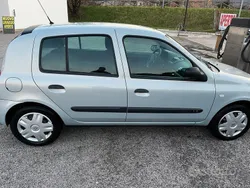 Usata 2003 Renault Clio II Due volumi | 1250 € (Buon prezzo)