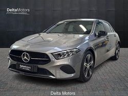 Grigio Nuova 2025 Mercedes A180 Advanced Tre volumi | 34.536 €