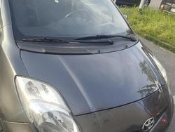 Marrone Usata 2009 Toyota Yaris Due volumi | 4000 € (Cara)