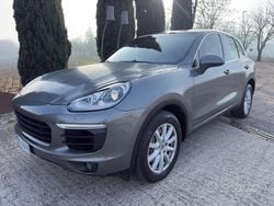 Grigio Usata 2017 Porsche Cayenne Platinum Edition SUV | 27.000 € (Ottimo prezzo)