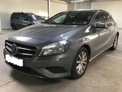Grigio Usata 2013 Mercedes A180 Executive Tre volumi | 8600 € (Buon prezzo)