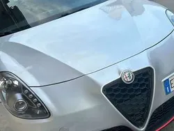 Argento Usata 2013 Alfa Romeo Giulietta Quadrifoglio Due volumi | 8000 € (Buon prezzo)