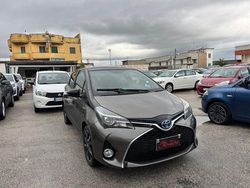 Grigio Usata 2016 Toyota Yaris Hybrid Platinum Tre volumi | 8990 € (Buon prezzo)
