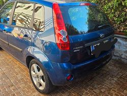Usata 2006 Ford Fiesta Due volumi | 2500 € (Buon prezzo)