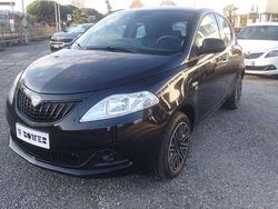 Bianco neve Usata 2024 Lancia Ypsilon S Due volumi | 14.800 € (Cara)