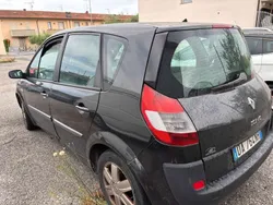 Nero Usata 2006 Renault Clio III Tre volumi | 700 € (Super prezzo)