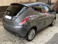Grigio Usata 2013 Lancia Ypsilon Gold Due volumi | 6190 € (Ottimo prezzo)