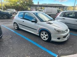 Bianco Usata 2006 Peugeot 206 Tre volumi | 2000 € (Buon prezzo)