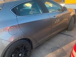 Usata 2012 Alfa Romeo Giulietta Tre volumi | 4000 €