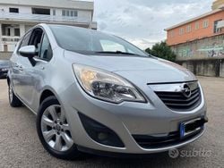 Grigio Usata 2012 Opel Meriva Monovolume | 3800 € (Buon prezzo)