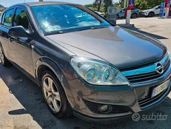 Usata 2010 Opel Astra Tre volumi | 3400 € (Super prezzo)