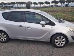 Grigio Usata 2010 Opel Meriva Club Monovolume | 4000 € (Buon prezzo)