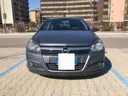 Grigio Usata 2005 Opel Astra Tre volumi | 1350 € (Buon prezzo)