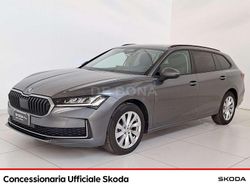 Grigio graphite Usata 2024 Skoda Superb Selection Station wagon | 31.600 € (Cara)