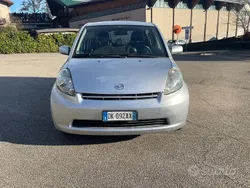 Argento Usata 2007 Daihatsu Sirion Due volumi | 3490 € (Buon prezzo)