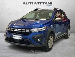 Blu scuro Usata 2023 Dacia Sandero Comfort Tre volumi | 11.750 € (Ottimo prezzo)