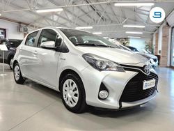 Argento Usata 2017 Toyota Yaris Hybrid Active Tre volumi | 10.500 € (Buon prezzo)