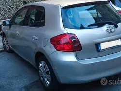 Oro Usata 2007 Toyota Auris Tre volumi | 3700 € (Buon prezzo)