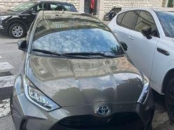Bronzo Usata 2021 Toyota Yaris Lounge Tre volumi | 18.500 € (Super prezzo)