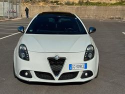 Bianco Usata 2011 Alfa Romeo Giulietta Quadrifoglio Due volumi | 15.000 € (Molto cara)