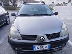 Grigio Usata 2004 Renault Clio II Tre volumi | 600 € (Cara)