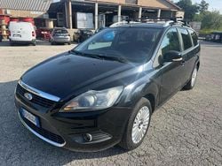 Nero Usata 2010 Ford Focus Station wagon | 2550 € (Buon prezzo)