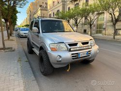 Grigio Usata 2004 Mitsubishi Pajero SUV | 9500 €