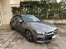 Grigio Usata 2019 Mercedes A180 Tre volumi | 23.900 € (Buon prezzo)