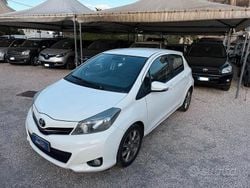 Bianco Usata 2012 Toyota Yaris Style Tre volumi | 7900 € (Molto cara)