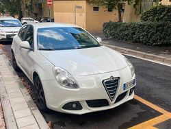 Bianco Usata 2013 Alfa Romeo Giulietta Due volumi | 4500 € (Buon prezzo)