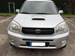 Grigio Usata 2005 Toyota RAV4 SUV | 3200 € (Ottimo prezzo)