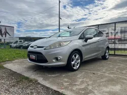 Grigio Usata 2010 Ford Fiesta Titanium Due volumi | 3500 € (Buon prezzo)