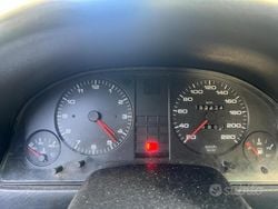 Grigio Usata 1987 Audi 80 Tre volumi | 500 €