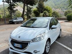 Bianco Usata 2012 Peugeot 208 Due volumi | 5500 € (Buon prezzo)