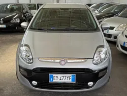 Argento Usata 2015 Fiat Punto Lounge Due volumi | 5000 € (Buon prezzo)